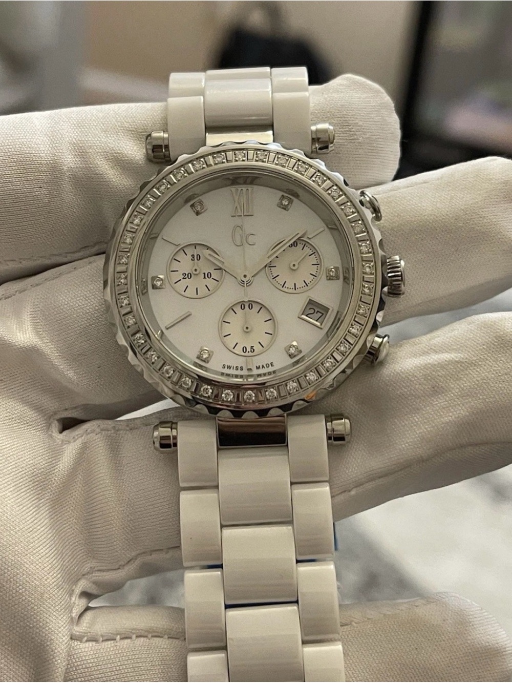 Gc Guess Collection Diver Chic White Ceramic Diamond Chronograph Watch I01500M1